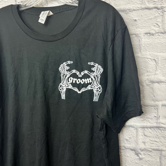 New Skeleton hands GROOM tee size XL - Picture 2 of 4